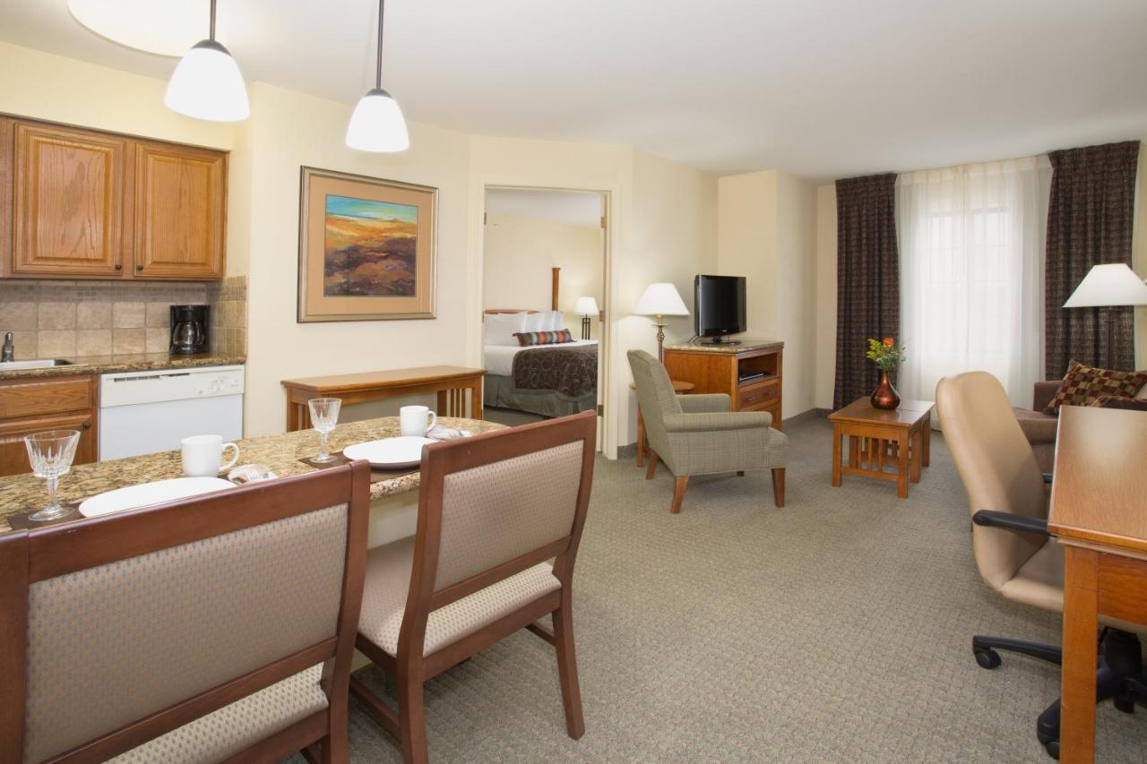 Staybridge Suites Lincoln I-80, An Ihg Hotel Екстер'єр фото